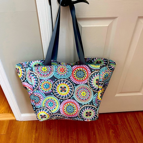 Vera ex large tote, w/ small waterproof matching bag.  Perfect for beach/travel. - Picture 1 of 5